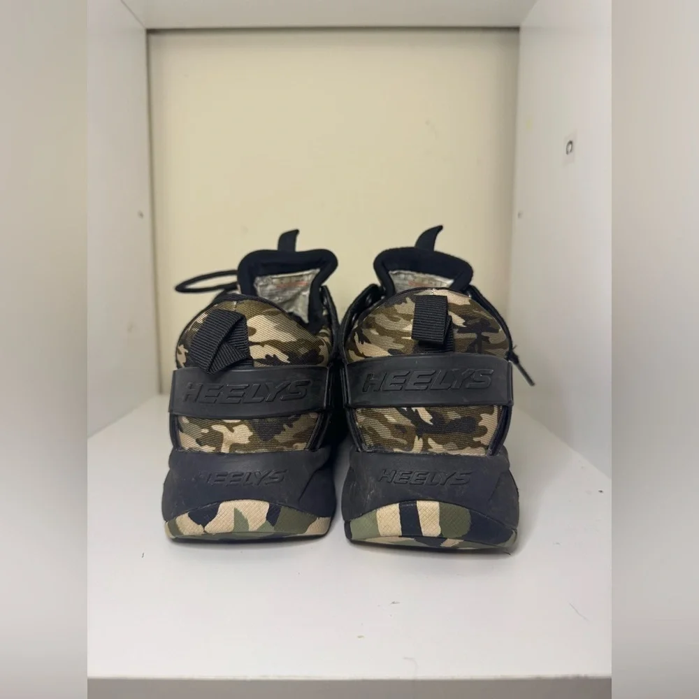 Heelys Force Sneakers Size 5 Youth Camouflage Black Green